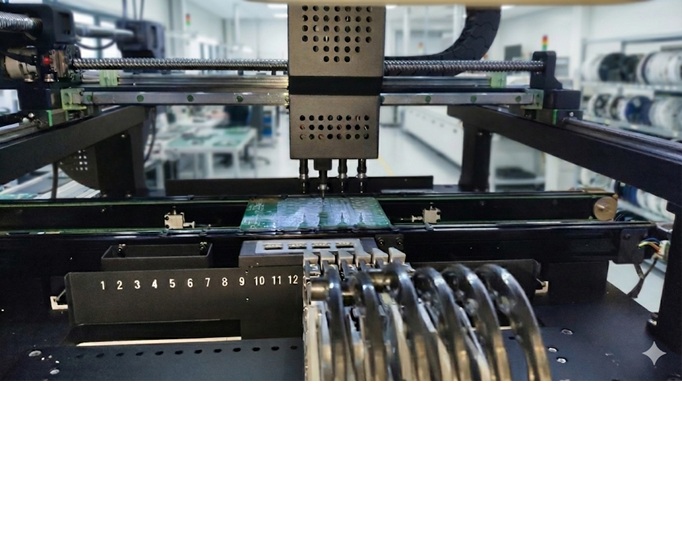 Einblick in die Fertigung der S-H-E Elektronik